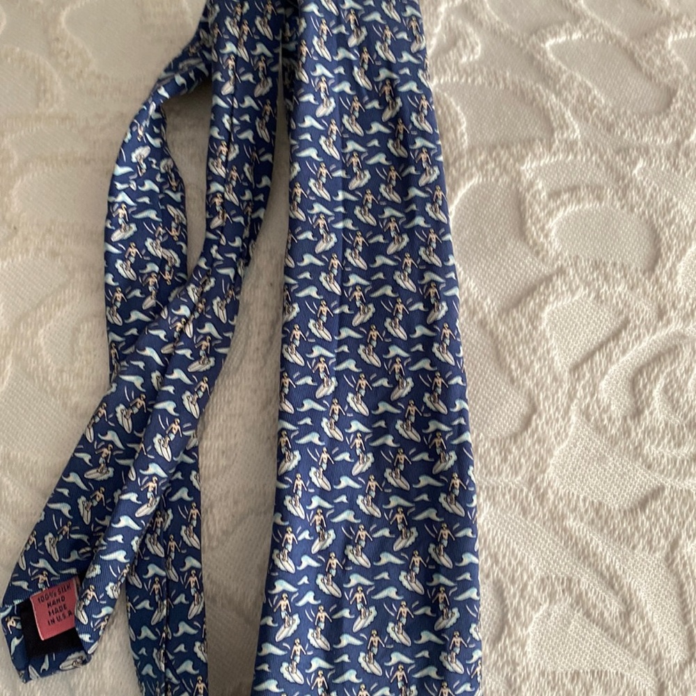 Vineyard Vines youth surfer tie